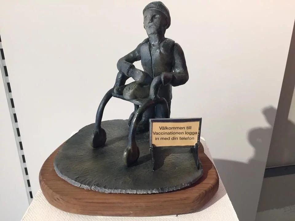 Mikael Gustavssons skulptur - Utvecklingsförstörd